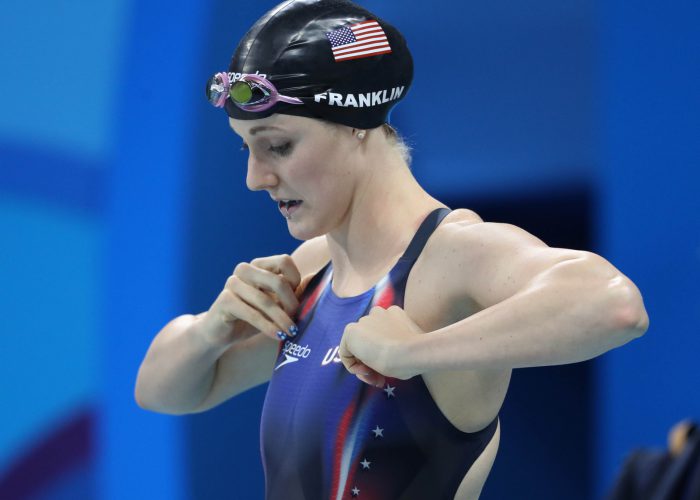 missy-franklin-adjust-fix-suit-200-backstroke